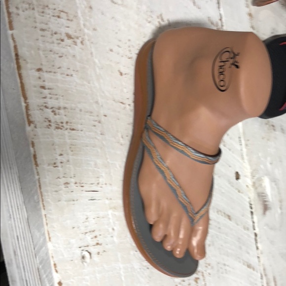 New in box Chaco Abbey Collegiate - Picture 2 of 4